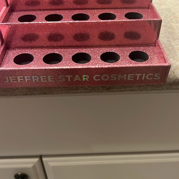 Jeffree Star liquid lip and The gloss holders. NEVER used. - Picture 4 of 4